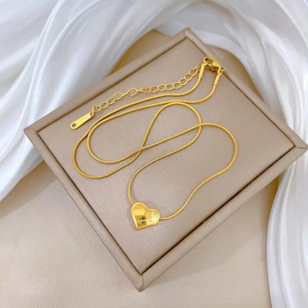 Dainty heart chain