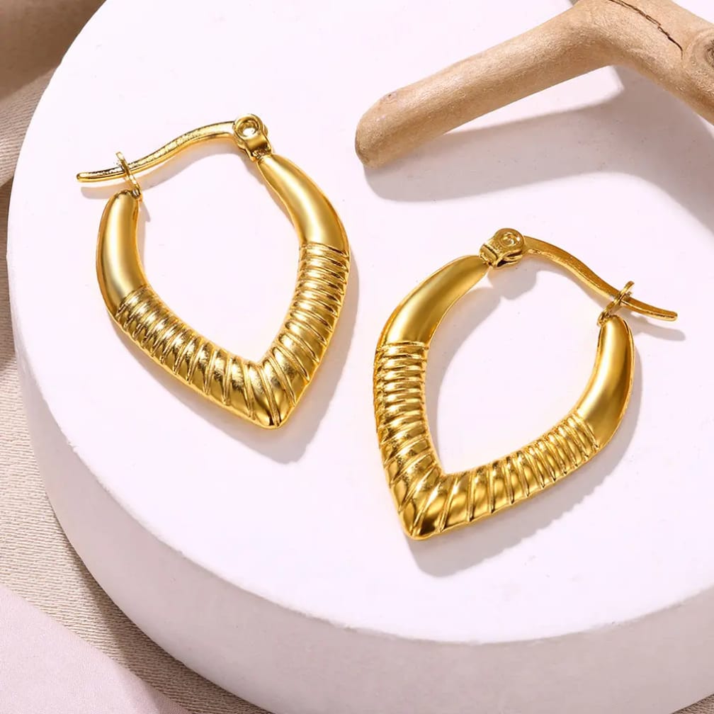 Luna hoops