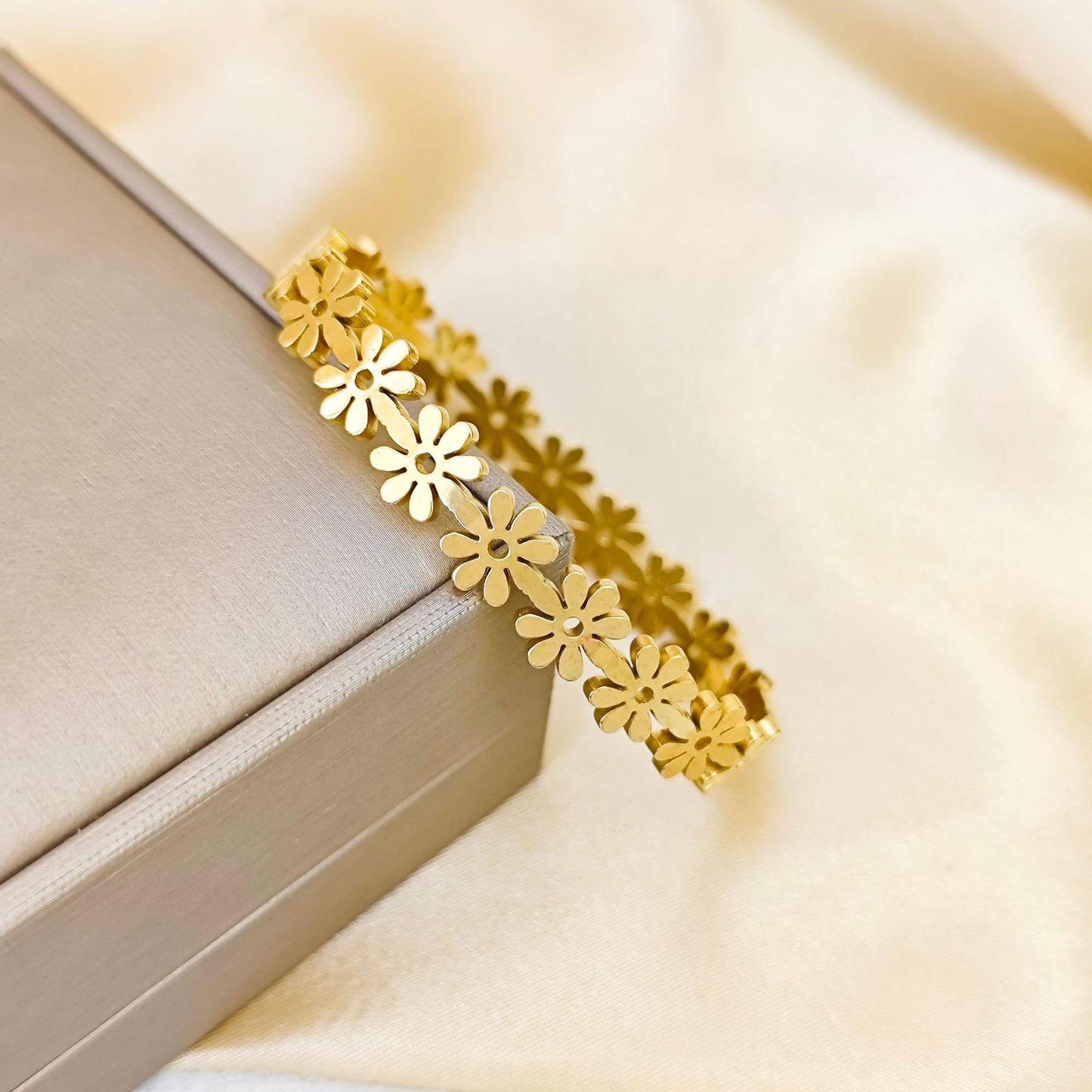 Floral handcuff