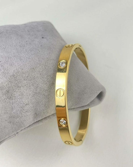Stone handcuff