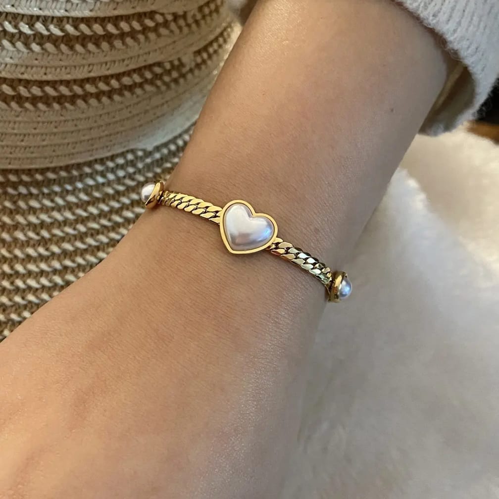 Pearly bracelet