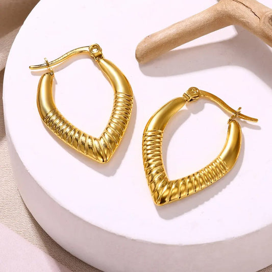 Luna hoops