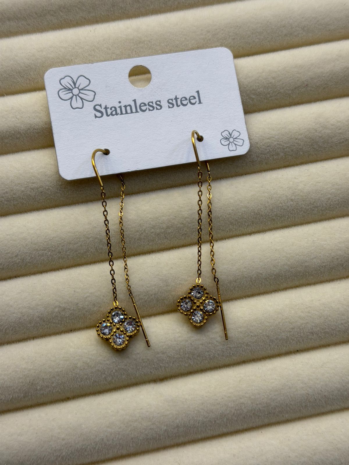 Clover sparkle earrings