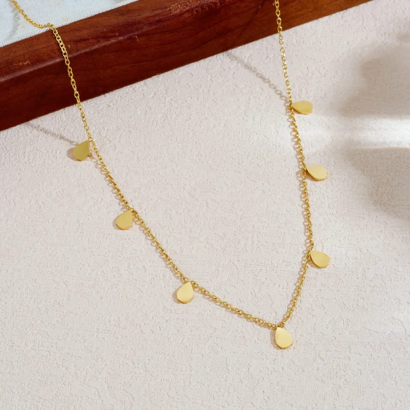 Tear drop chain